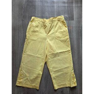 Alfred Dunner Womens Yellow Capri Pants Size 10P Elastic Waist & Button Detail